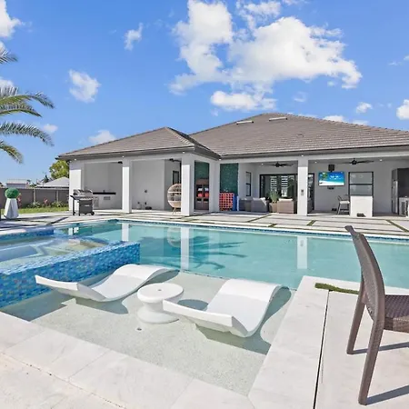 Luxury House In Cape Coral Villa